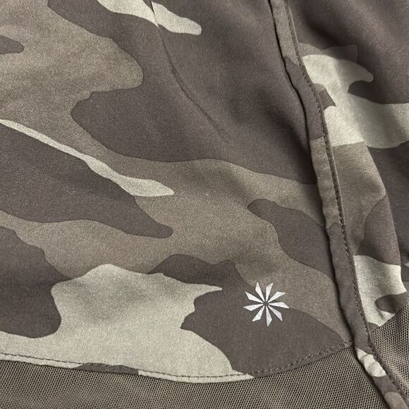 Athleta camouflage running shorts Size XS - Picture 4 of 11